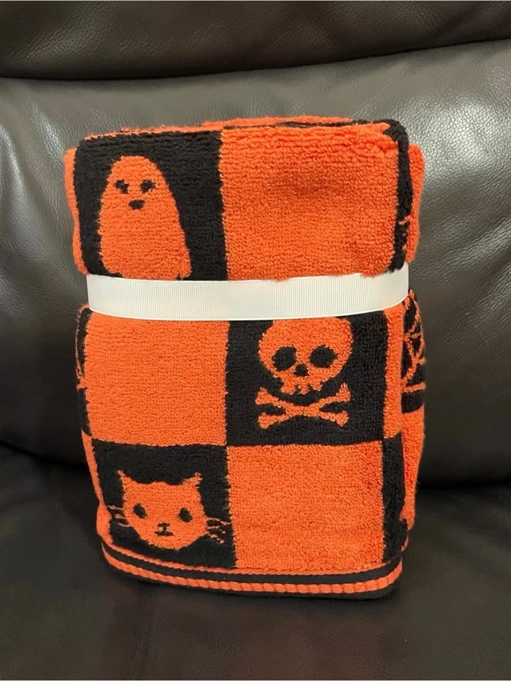 CARO HOME Halloween Checkered Hand Towels, Set of 2 Halloween Hand Towels